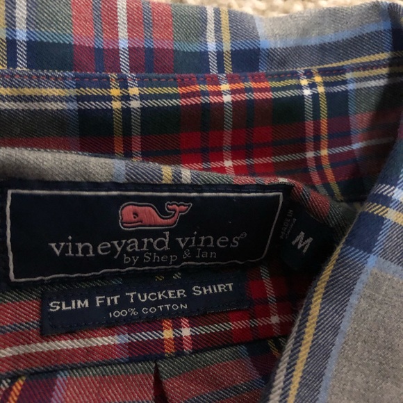 Vineyard vines button up medium trim - Picture 4 of 4
